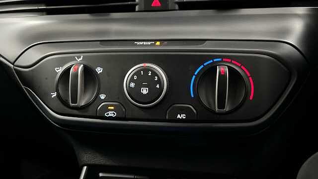 Hyundai i20 1.0 T-GDi MHEV SE Connect Hatchback 5dr Petrol Hybrid DCT Euro 6 (s/s) (100 ps)