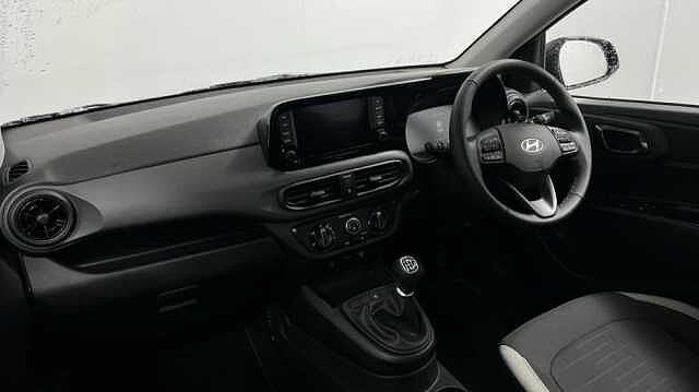 Hyundai i10 1.2 Premium Hatchback 5dr Petrol Auto Euro 6 (s/s) (79 ps)