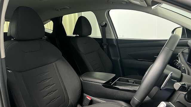 Hyundai TUCSON 1.6 T-GDi Advance SUV 5dr Petrol Hybrid Auto Euro 6 (s/s) (215 ps) SHIMMERING SILVER
