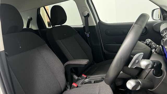 Hyundai INSTER Long Range 49kWh 02 SUV 5dr Electric Auto (115 ps)