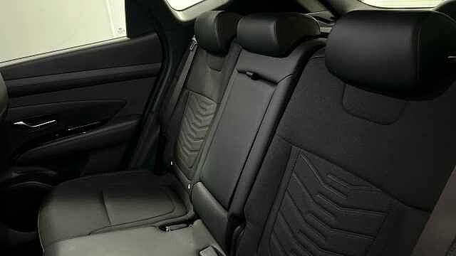 Hyundai TUCSON 1.6 T-GDi 13.8kWh Black Line SUV 5dr Petrol Plug-in Hybrid Auto Euro 6 (s/s) (25