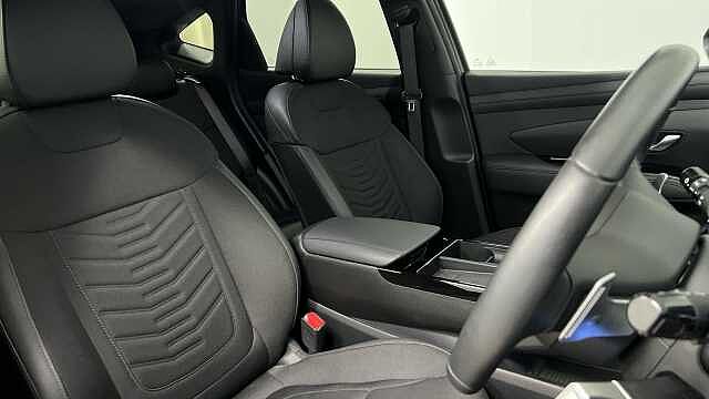 Hyundai TUCSON 1.6 T-GDi 13.8kWh Black Line SUV 5dr Petrol Plug-in Hybrid Auto Euro 6 (s/s) (25